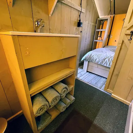 Οργανωμένο κάμπινγκ Luxe Safaritenten Petit013 - Nieuw Τίλμπουργκ